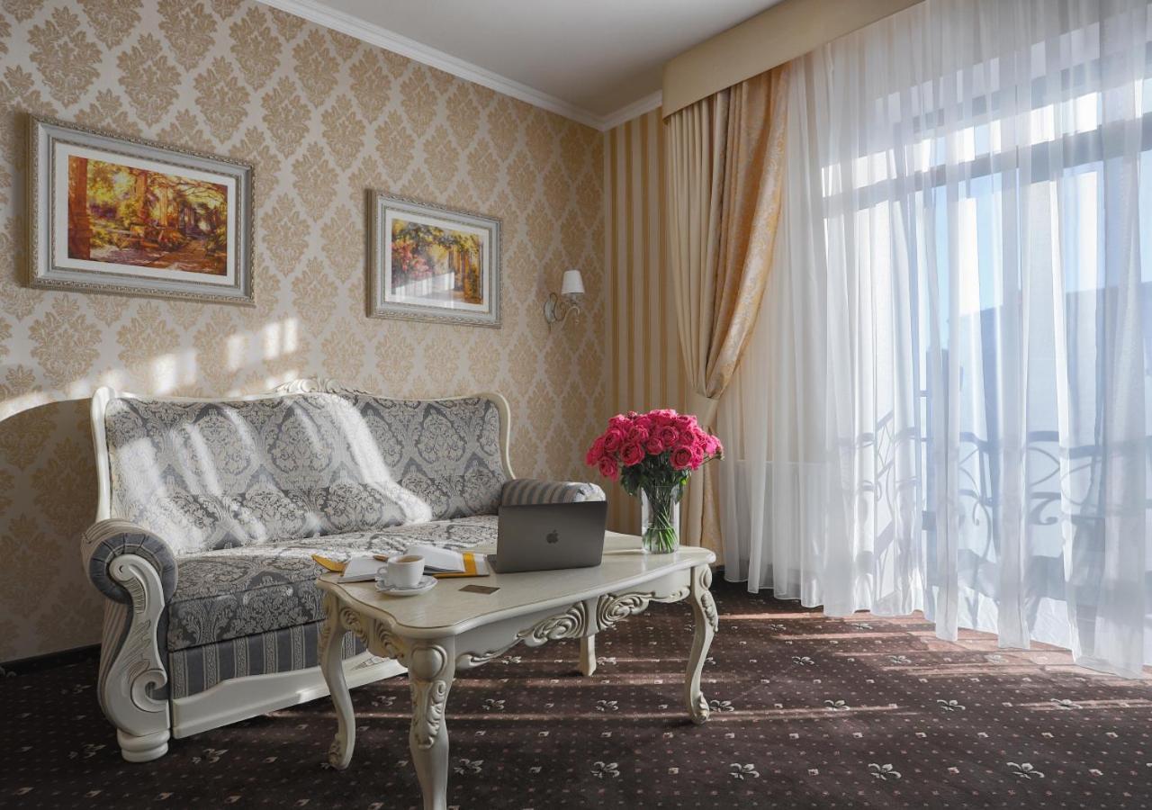 Hotel Fenix Town Vínnytsia Exterior foto